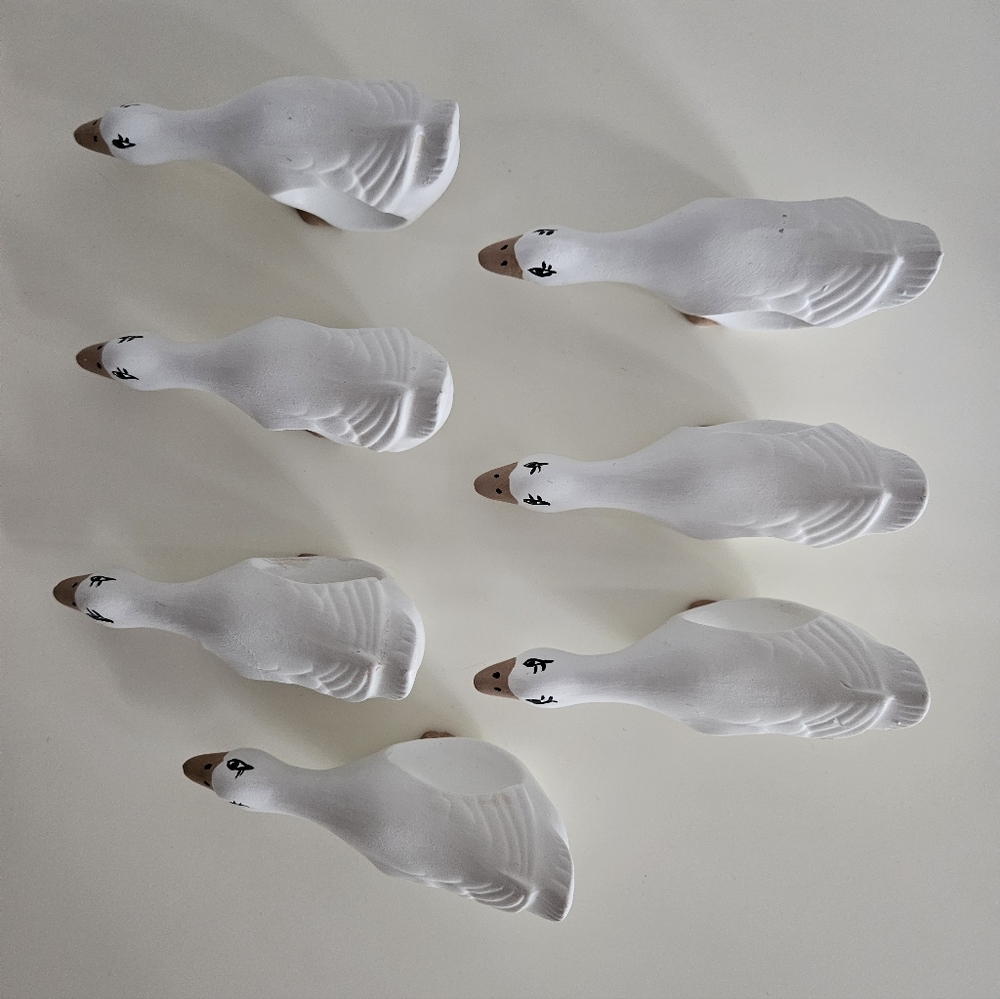 White Hand Painted Ceramic Goose Napkin Rings x 7 - Picture 8 of 11